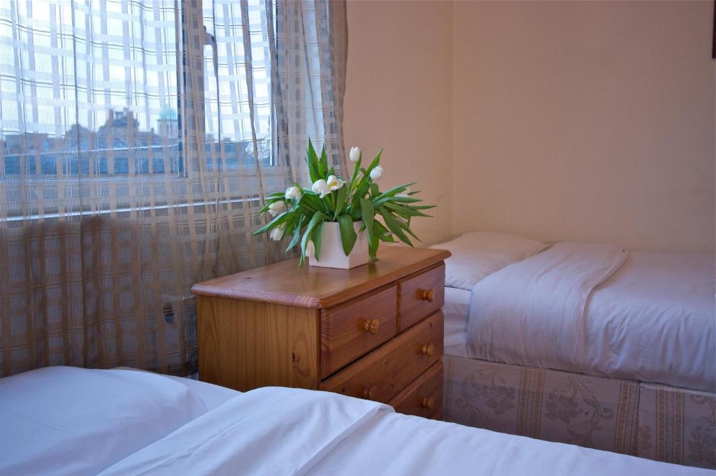 Park View Hotel London Bilik gambar